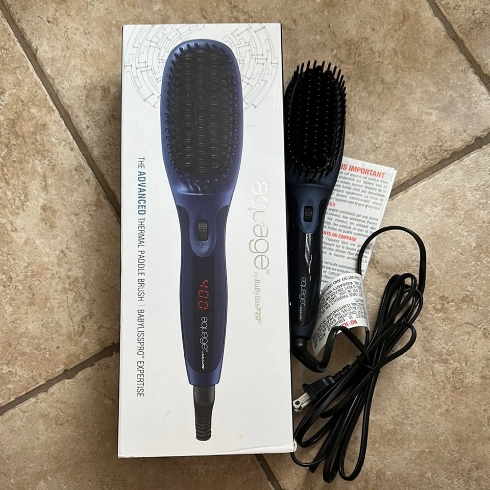 Never used Aquage (BabylissPRO) Blue Thermal Paddle Brush. In box.